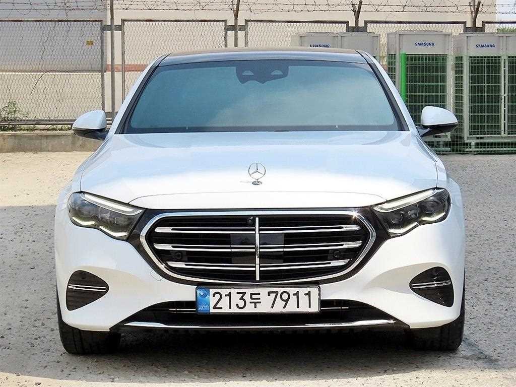 벤츠 E 클래스 E-클래스 W214 E300 4MATIC 익스클루시브 이미지 1