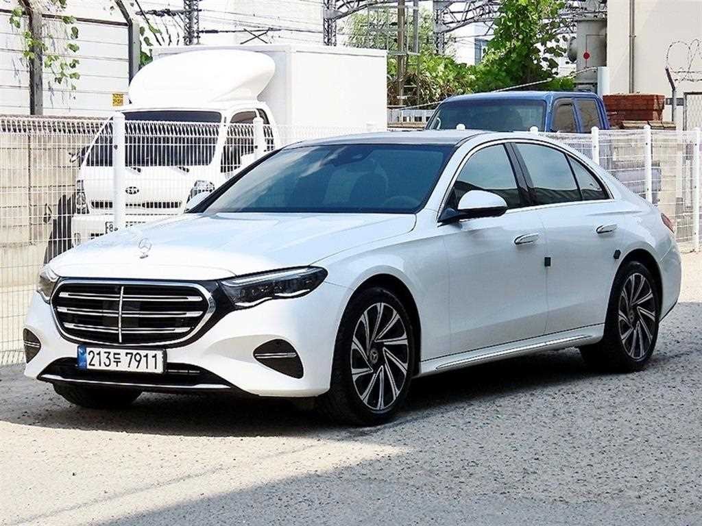 벤츠 E 클래스 E-클래스 W214 E300 4MATIC 익스클루시브 이미지 2