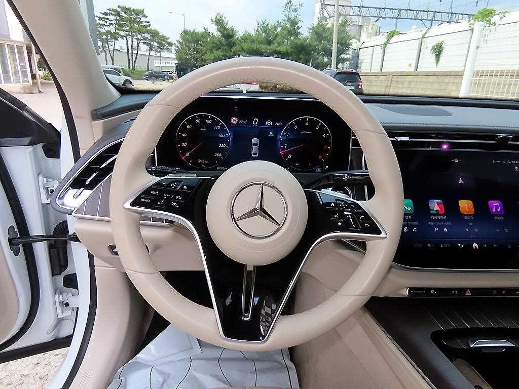 벤츠 E 클래스 E-클래스 W214 E300 4MATIC 익스클루시브 이미지 8