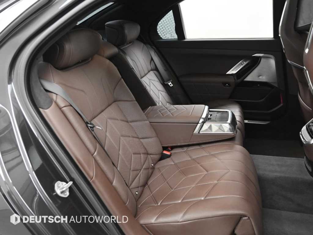 BMW 7시리즈 7시리즈 (G70) 740i sDrive M 스포츠 이미지 12