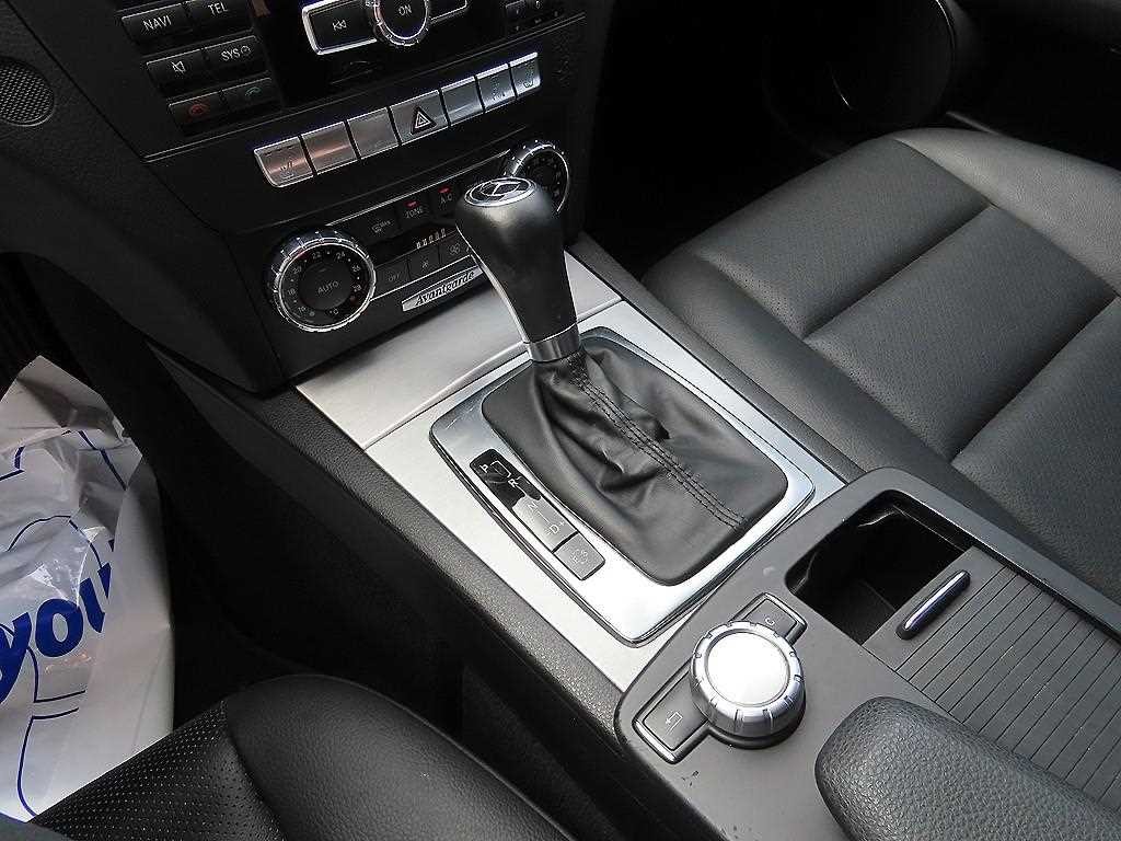 벤츠 C 클래스 C클래스 W204 C200 CGI 아방가르드 이미지 10