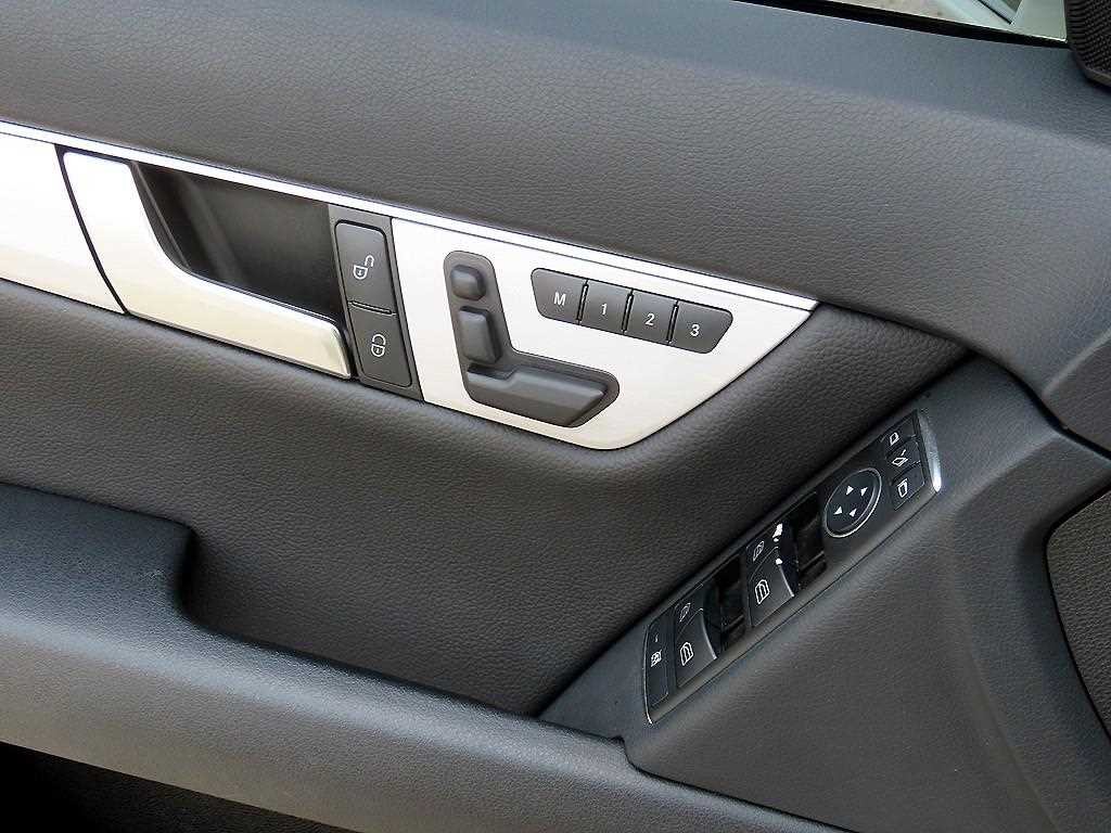 벤츠 C 클래스 C클래스 W204 C200 CGI 아방가르드 이미지 11