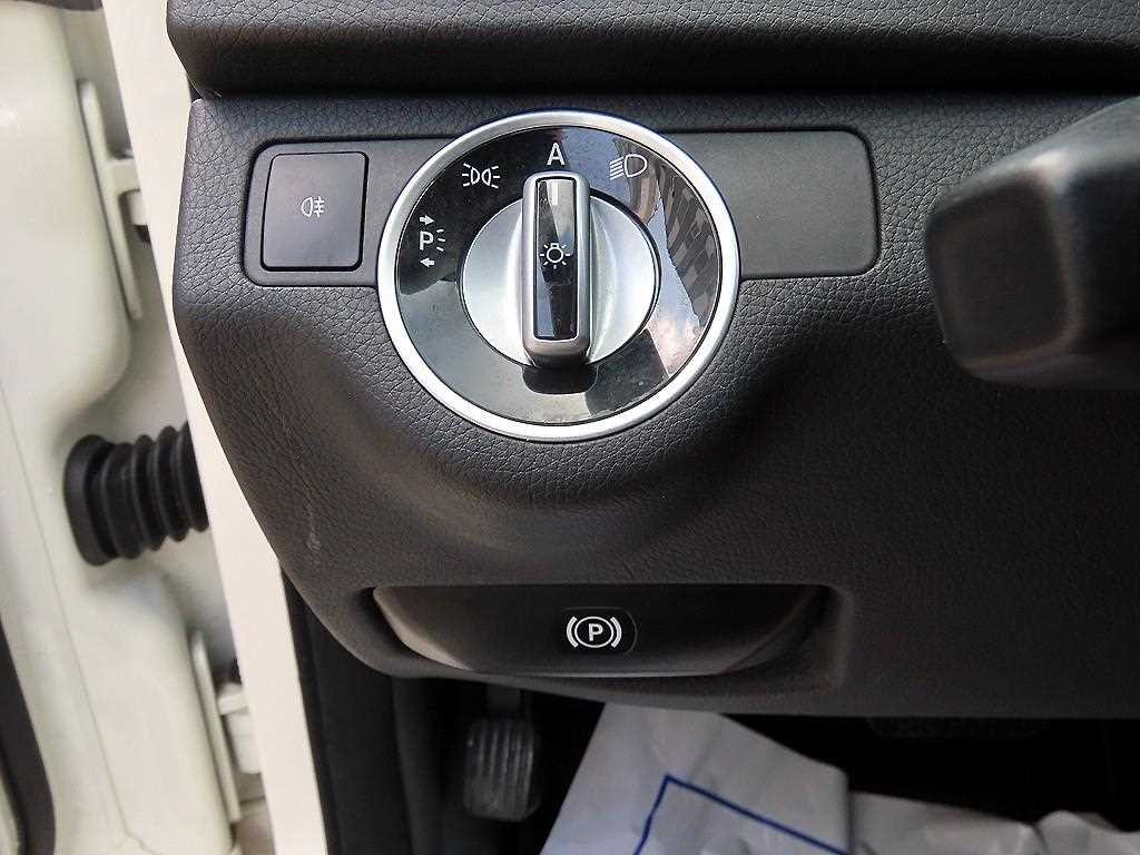 벤츠 C 클래스 C클래스 W204 C200 CGI 아방가르드 이미지 12