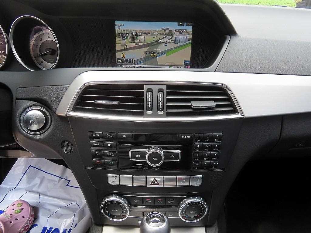 벤츠 C 클래스 C클래스 W204 C200 CGI 아방가르드 이미지 13