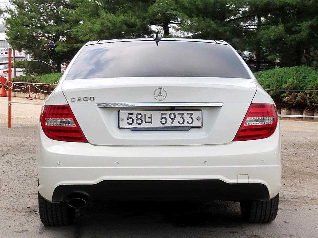 벤츠 C 클래스 C클래스 W204 C200 CGI 아방가르드 이미지 4