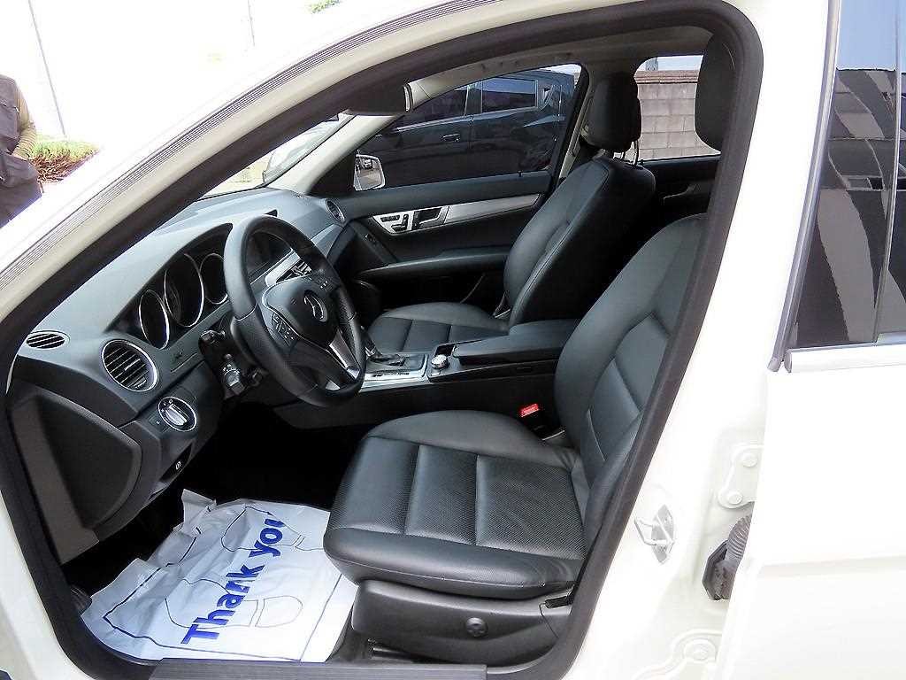 벤츠 C 클래스 C클래스 W204 C200 CGI 아방가르드 이미지 5