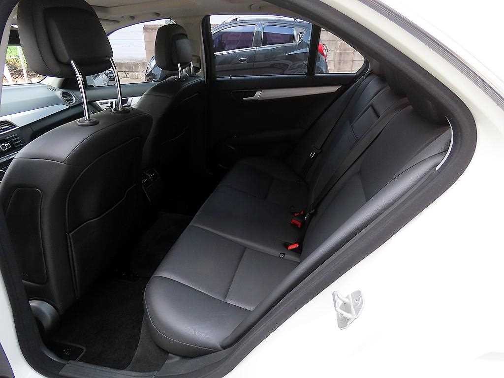 벤츠 C 클래스 C클래스 W204 C200 CGI 아방가르드 이미지 6