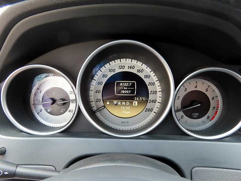 벤츠 C 클래스 C클래스 W204 C200 CGI 아방가르드 이미지 9