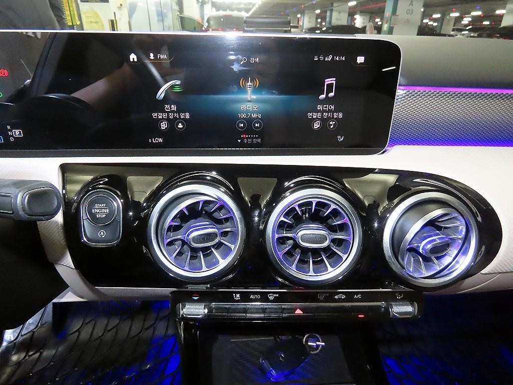 벤츠 A 클래스 A클래스 W177 A220 세단 이미지 11
