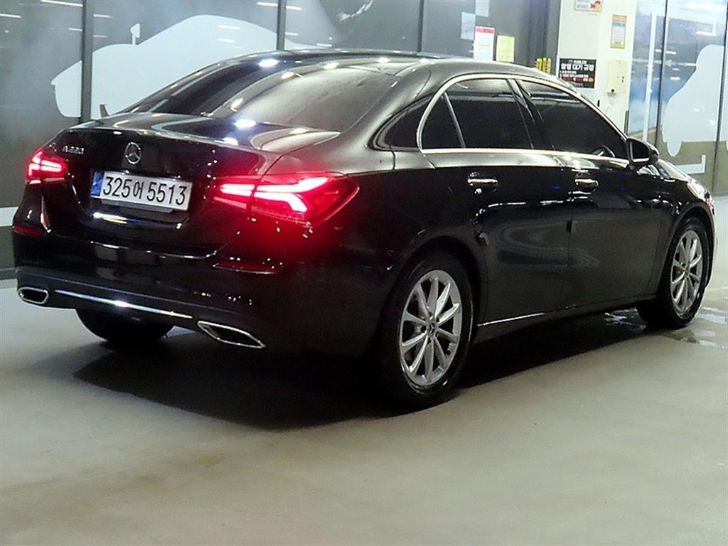 벤츠 A 클래스 A클래스 W177 A220 세단 이미지 4