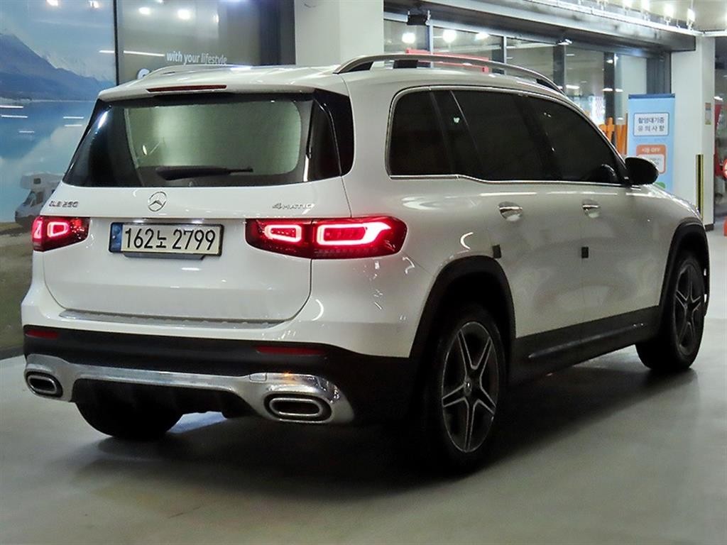 벤츠 GLB 클래스 GLB클래스 X247 GLB 250 4MATIC 이미지 4