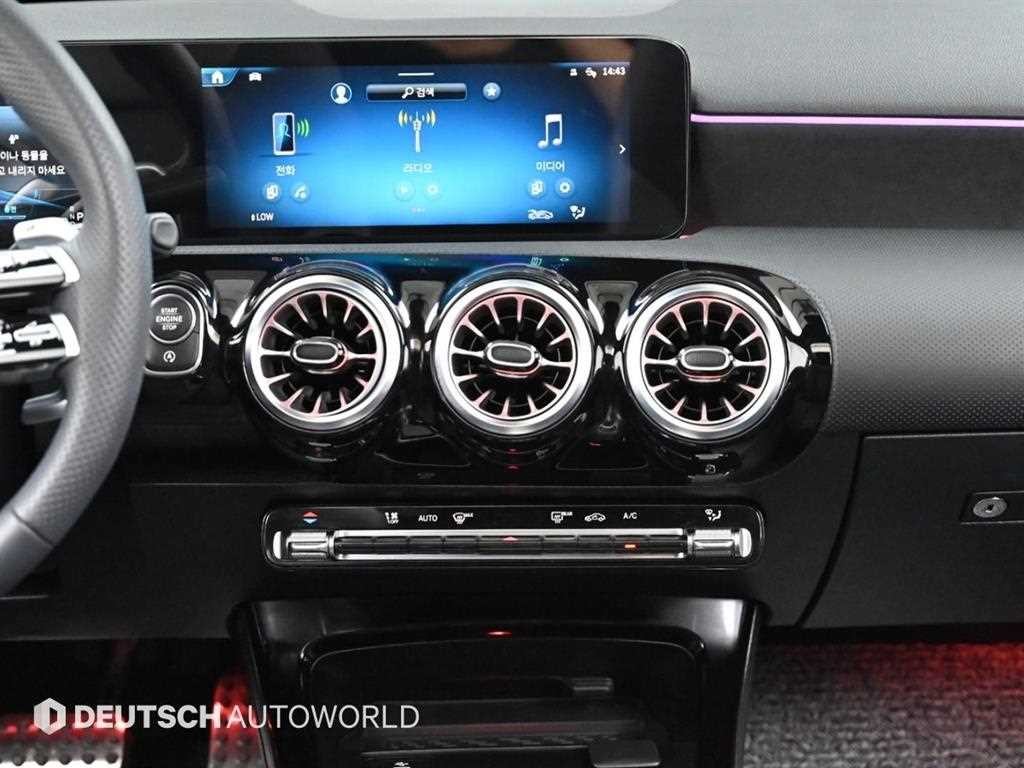 벤츠 A 클래스 A클래스 W177 AMG A35 4MATIC 세단 이미지 14