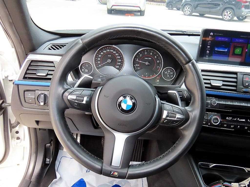 BMW 3시리즈 3시리즈 (F30) 320i 럭셔리 이미지 8