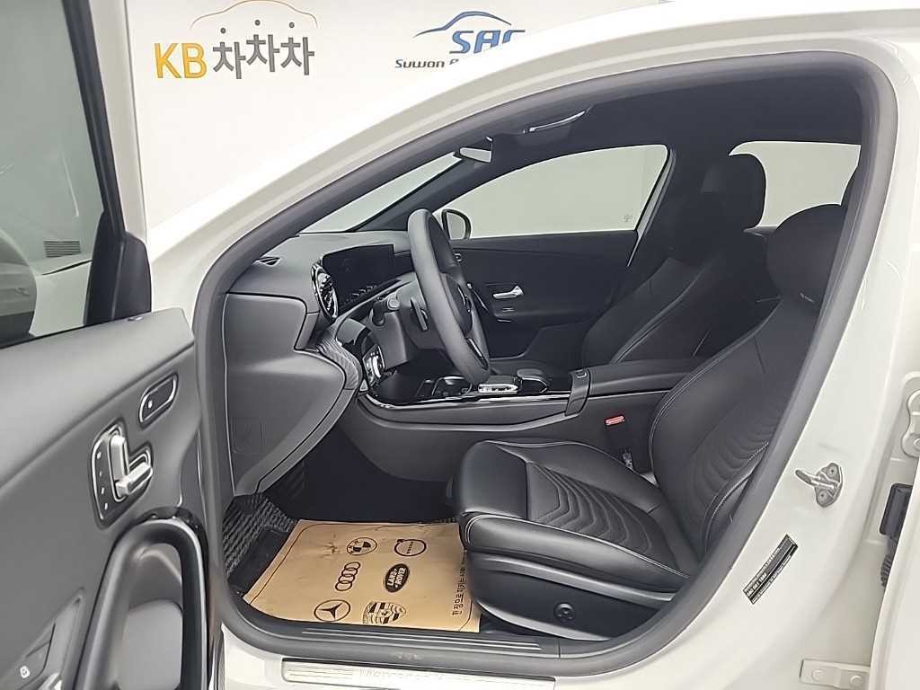 벤츠 A 클래스 A클래스 W177 A220 해치백 이미지 11