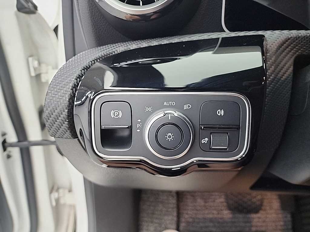 벤츠 A 클래스 A클래스 W177 A220 해치백 이미지 16