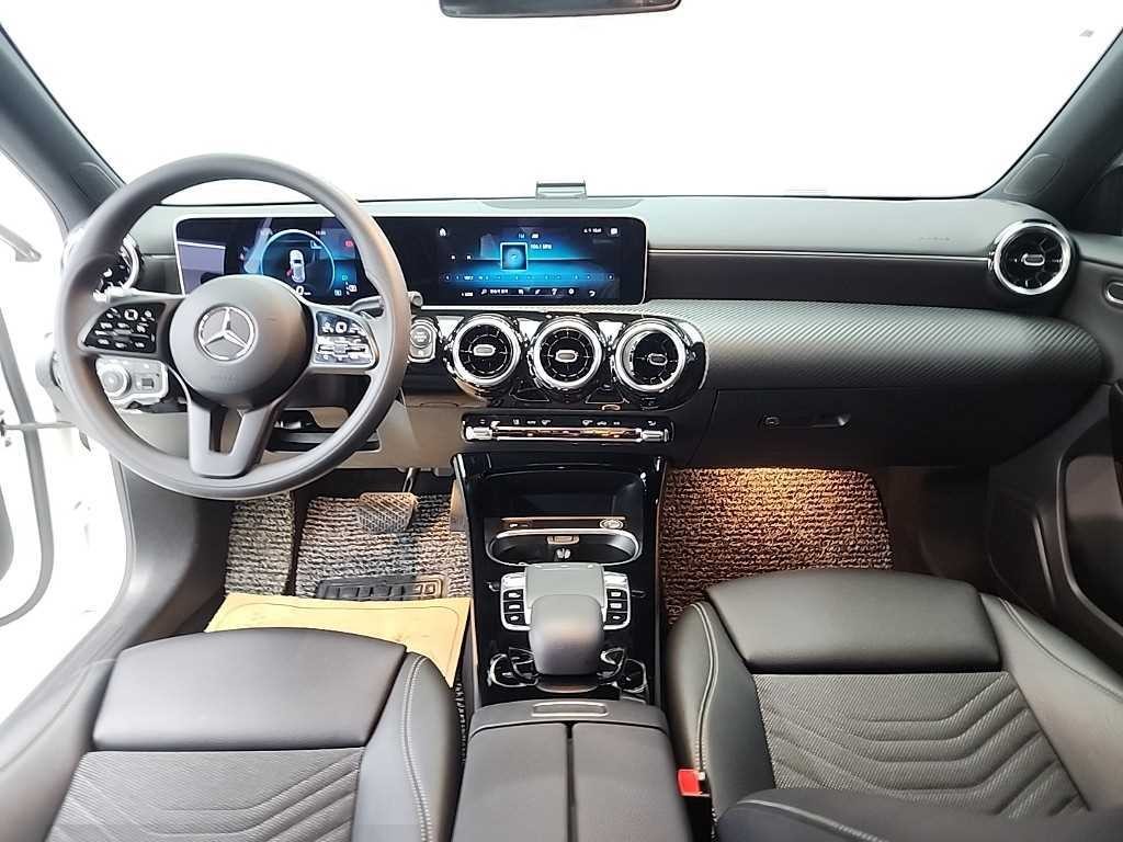 벤츠 A 클래스 A클래스 W177 A220 해치백 이미지 7