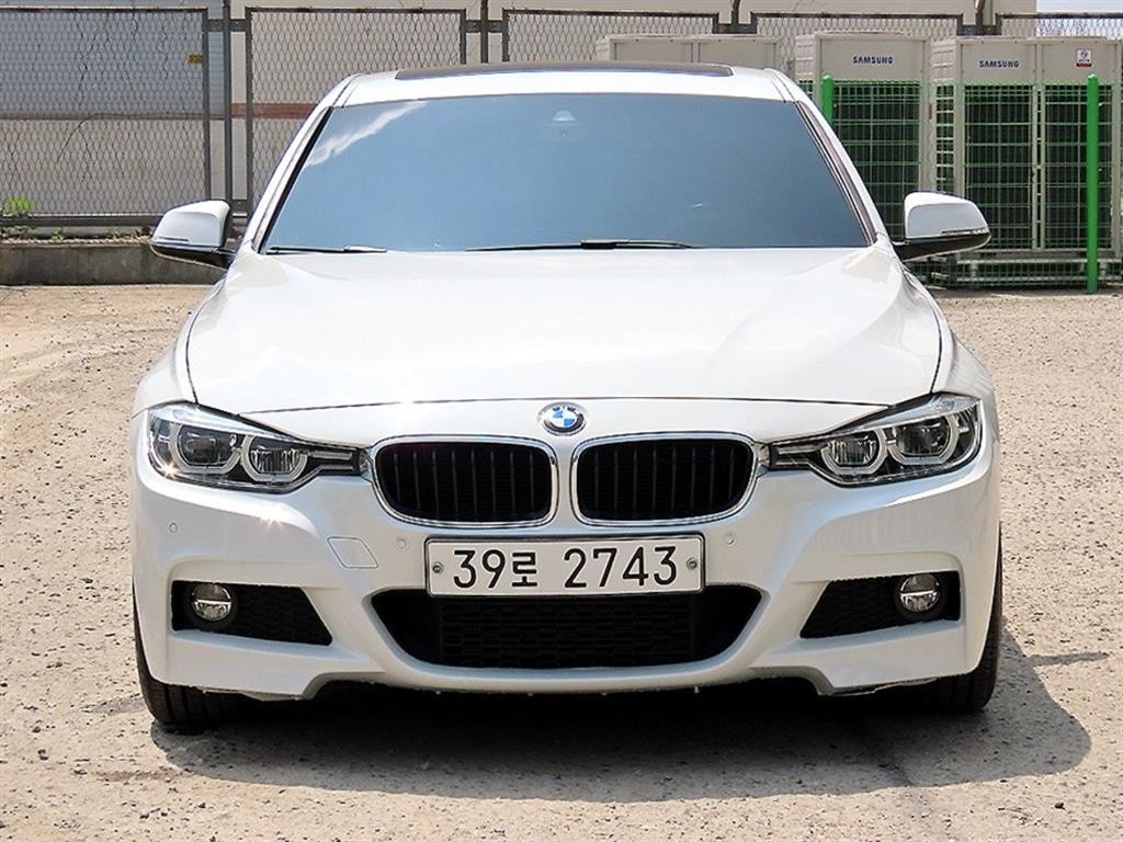 BMW 3시리즈 3시리즈 (F30) 320i M 스포츠 이미지 1