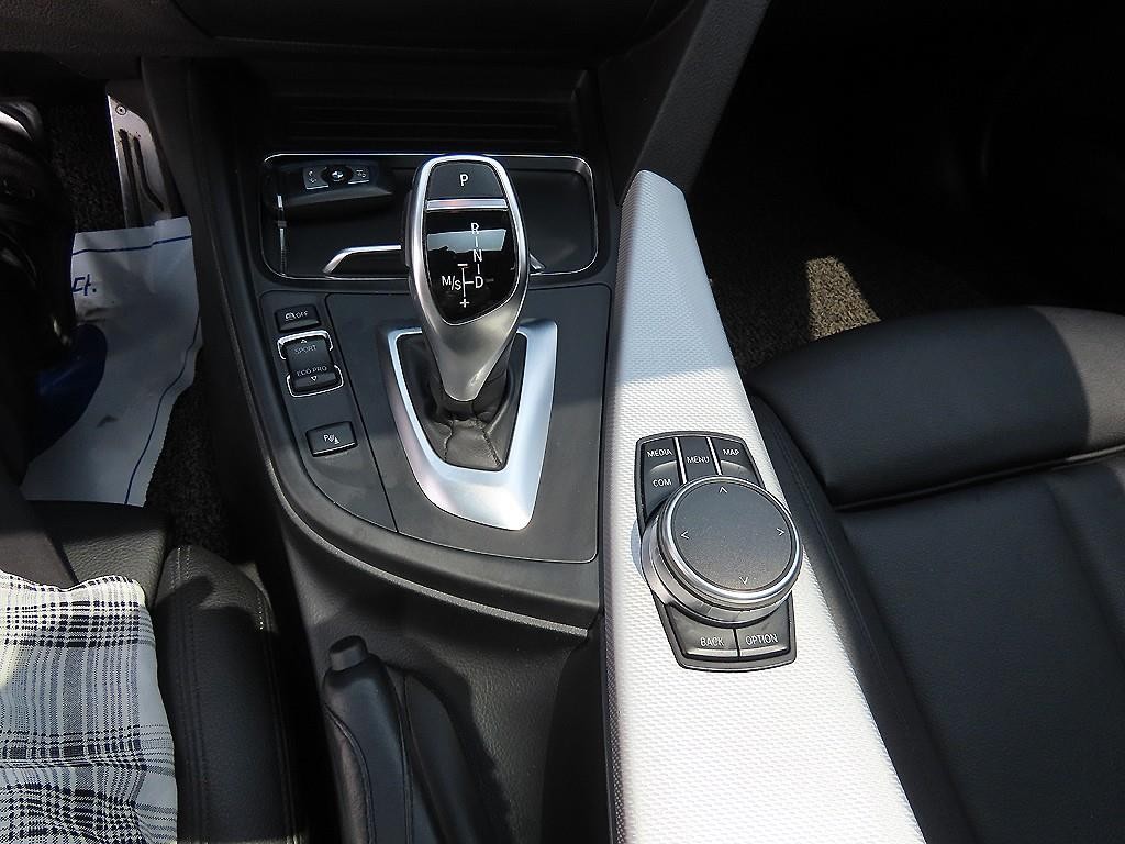 BMW 3시리즈 3시리즈 (F30) 320i M 스포츠 이미지 11