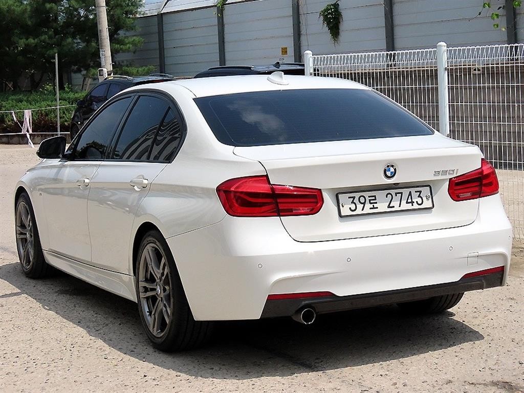 BMW 3시리즈 3시리즈 (F30) 320i M 스포츠 이미지 3