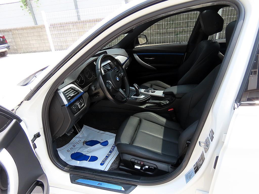 BMW 3시리즈 3시리즈 (F30) 320i M 스포츠 이미지 5