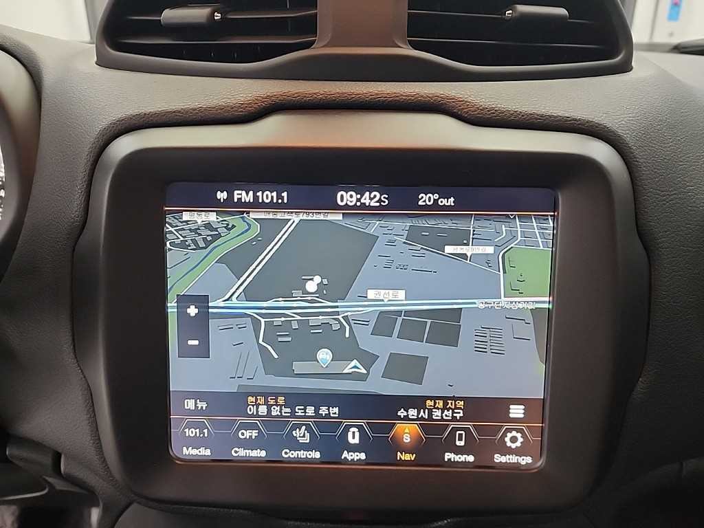 지프 레니게이드 2.0 디젤 리미티드 하이 AWD 이미지 14