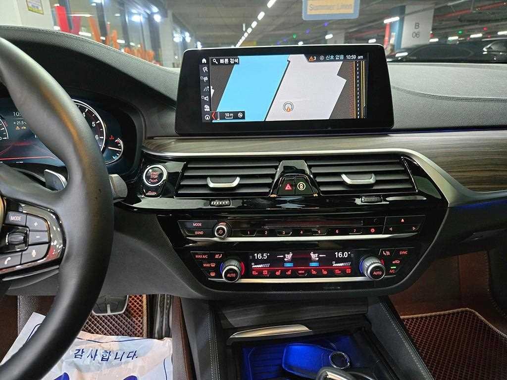 BMW 5시리즈 5시리즈 (G30) 530i xDrive M 스포츠 플러스 이미지 11