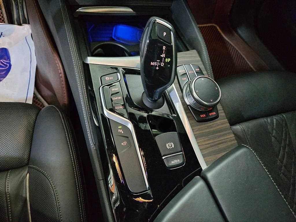 BMW 5시리즈 5시리즈 (G30) 530i xDrive M 스포츠 플러스 이미지 12