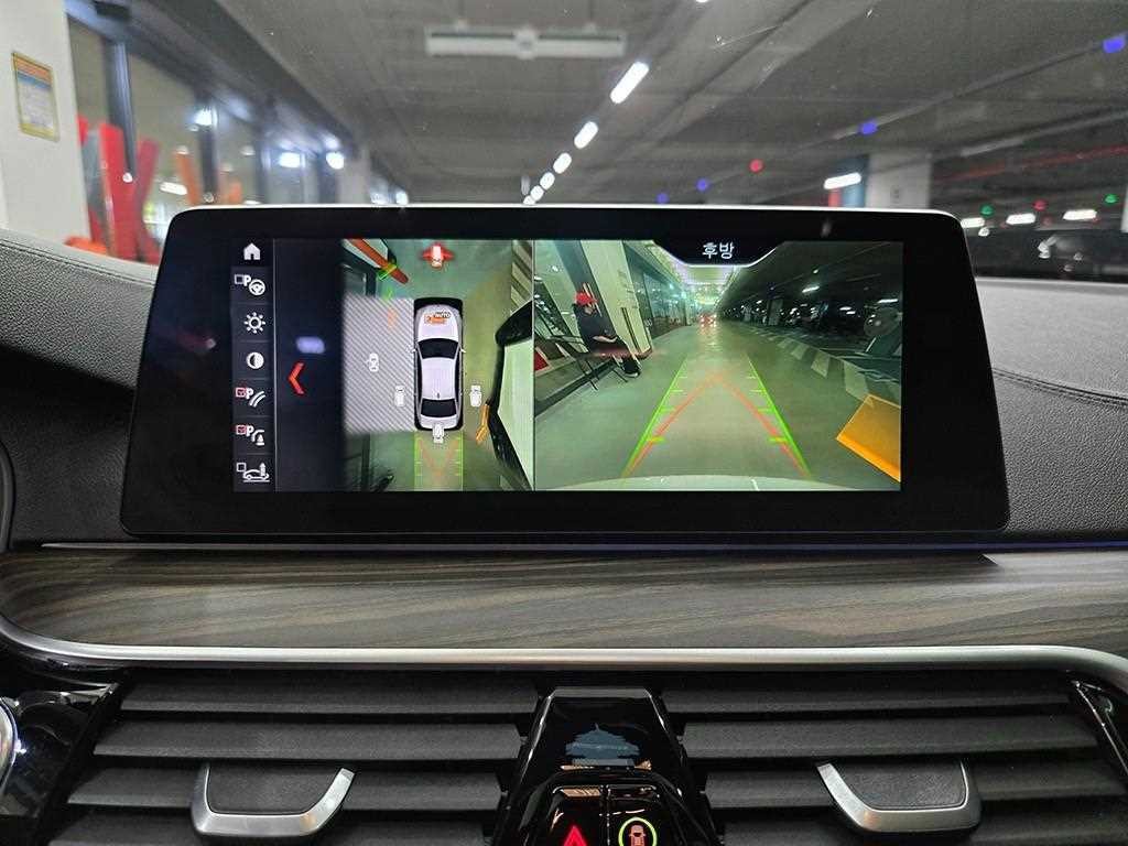 BMW 5시리즈 5시리즈 (G30) 530i xDrive M 스포츠 플러스 이미지 18
