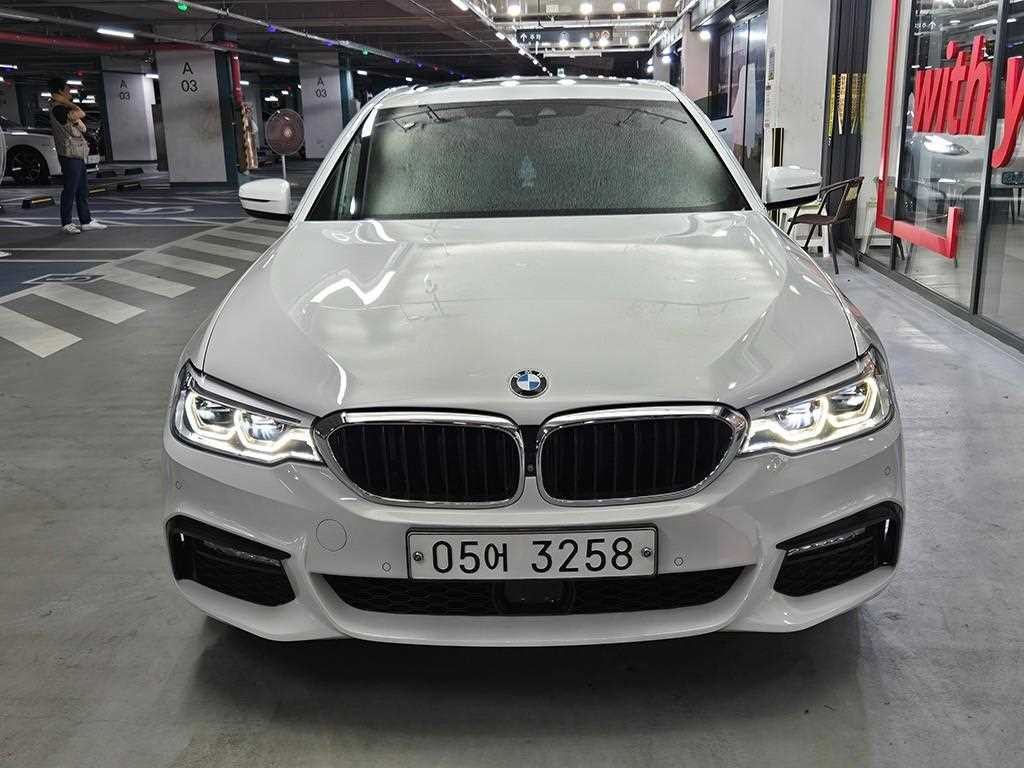 BMW 5시리즈 5시리즈 (G30) 530i xDrive M 스포츠 플러스 이미지 2