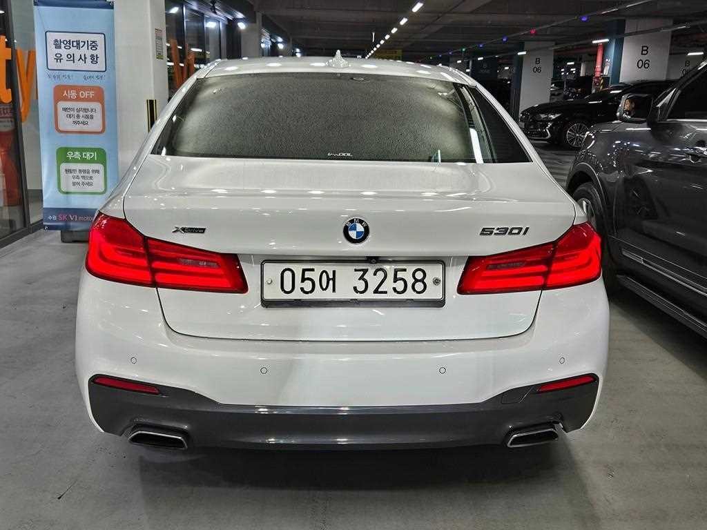 BMW 5시리즈 5시리즈 (G30) 530i xDrive M 스포츠 플러스 이미지 5