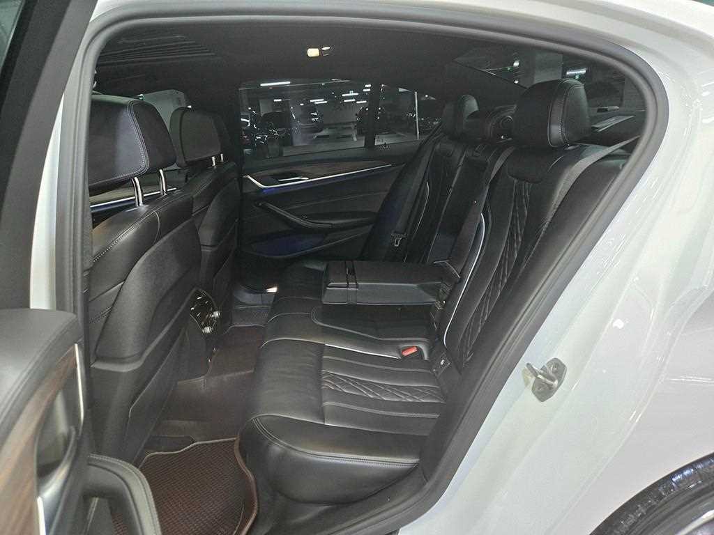 BMW 5시리즈 5시리즈 (G30) 530i xDrive M 스포츠 플러스 이미지 7