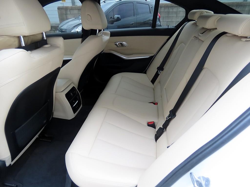 BMW 3시리즈 3시리즈 (G20) 320d M 스포츠 이미지 6