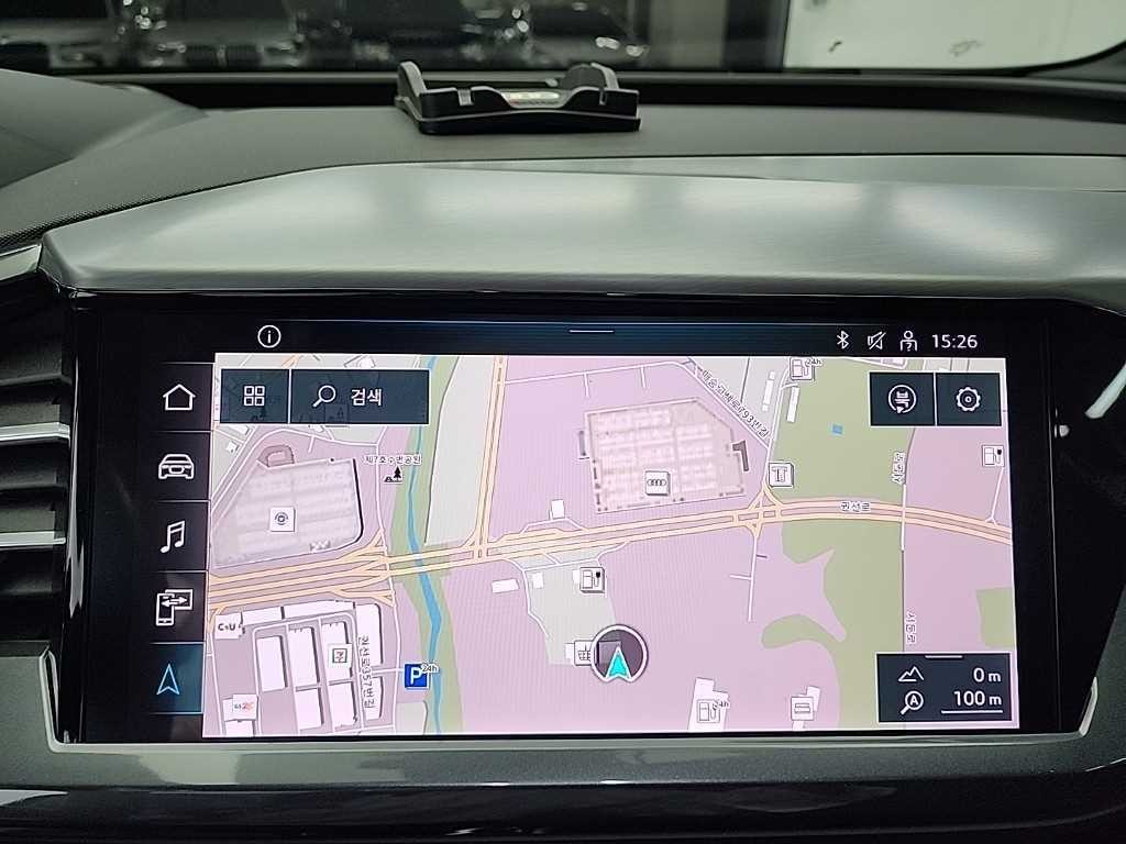 아우디 Q4 Q4 e-트론 40 스포트백 프리미엄 이미지 15