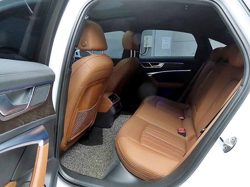 아우디 A6 A6 (C8) 40 TDI 콰트로 프리미엄 이미지 6
