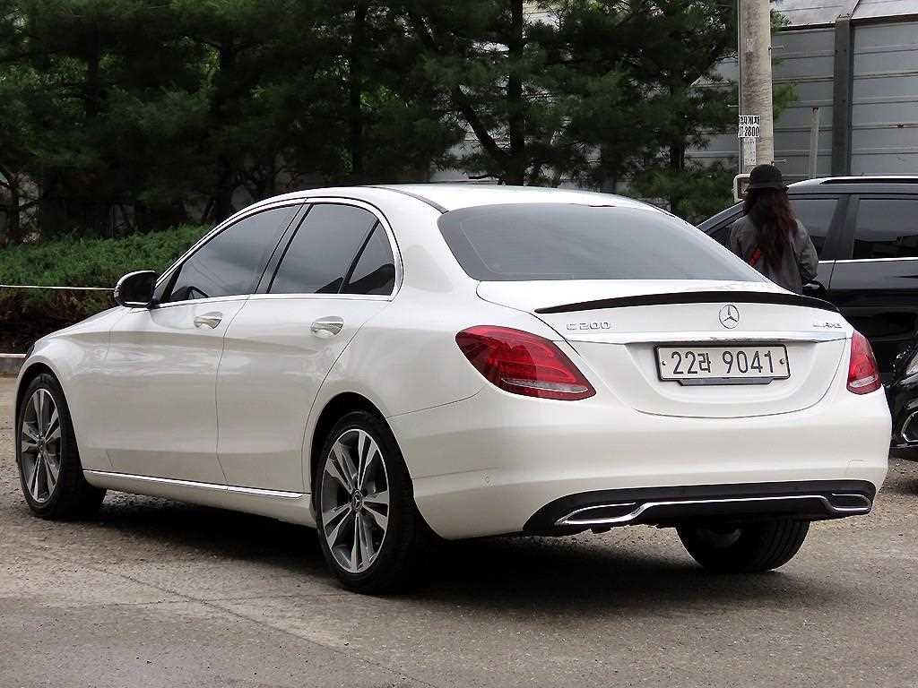 벤츠 C 클래스 C클래스 W205 C200 아방가르드 이미지 3