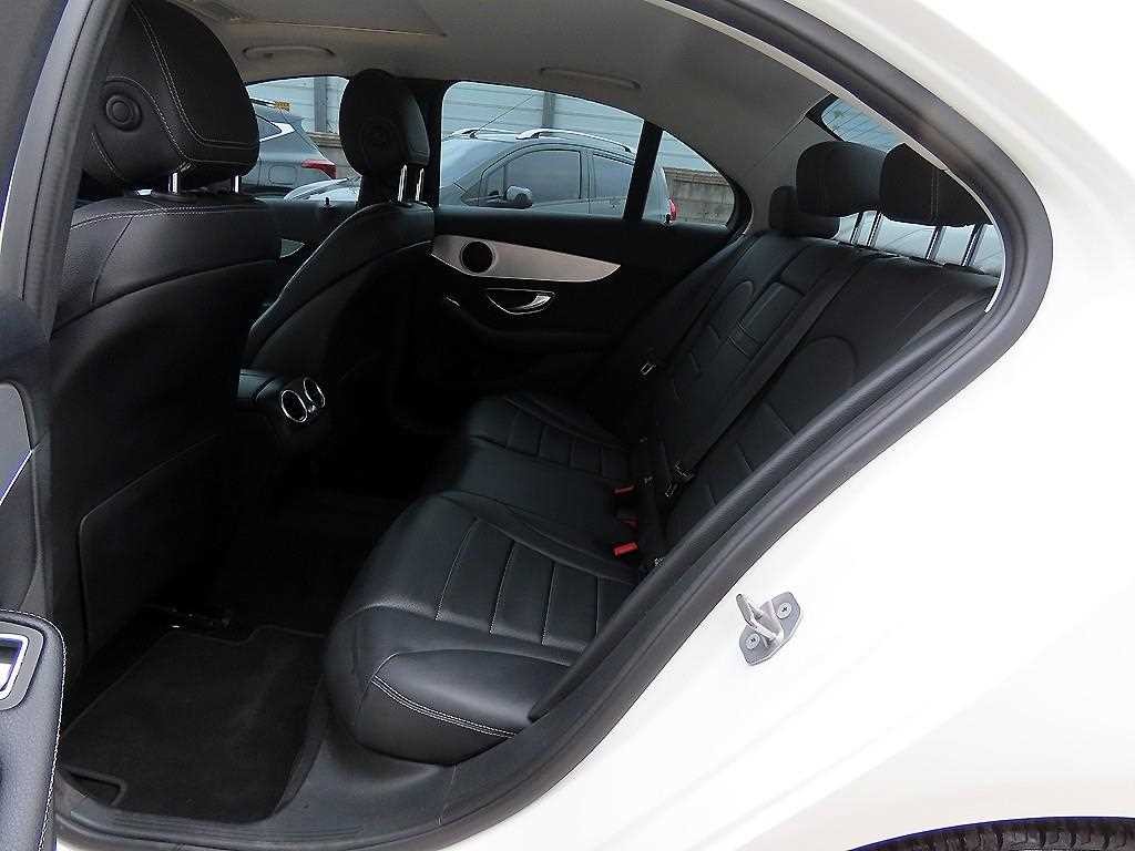 벤츠 C 클래스 C클래스 W205 C200 아방가르드 이미지 6