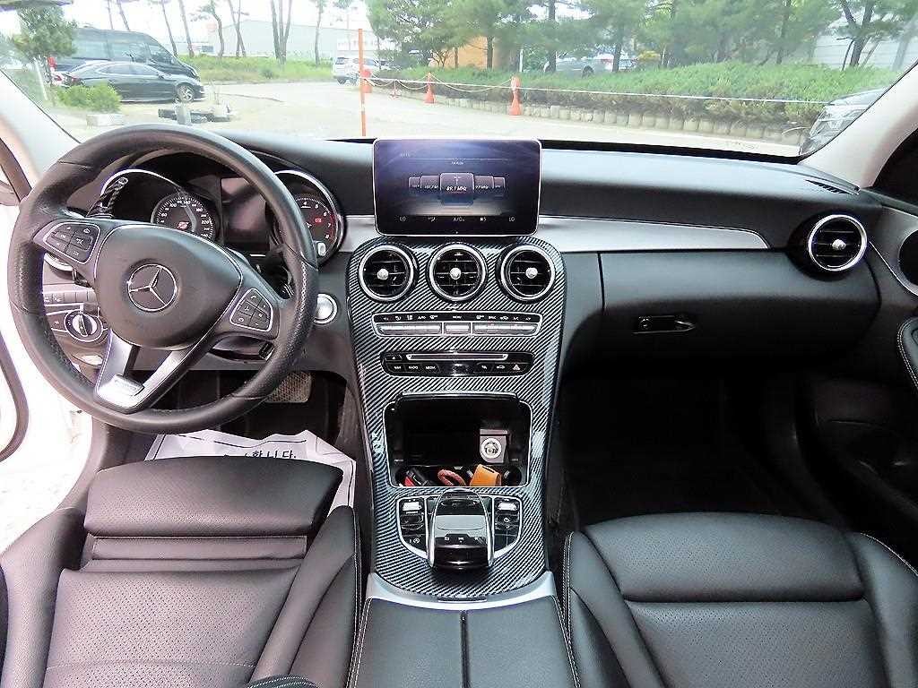 벤츠 C 클래스 C클래스 W205 C200 아방가르드 이미지 7