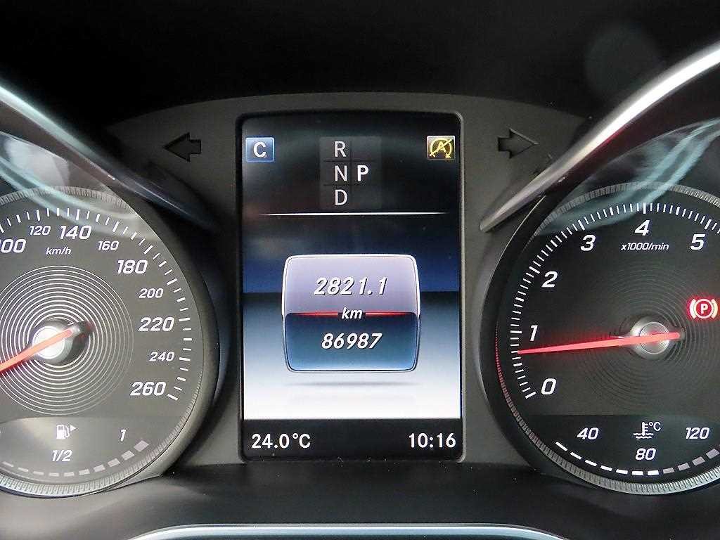 벤츠 C 클래스 C클래스 W205 C200 아방가르드 이미지 9