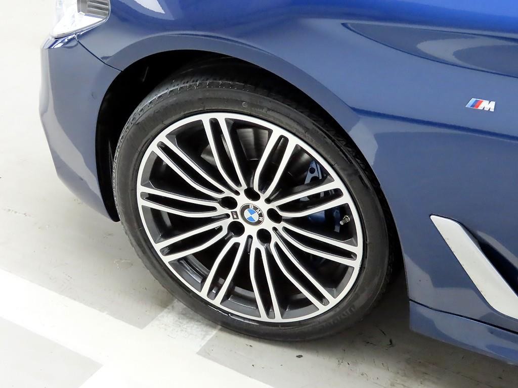 BMW 5시리즈 5시리즈 (G30) 530i M 스포츠 플러스 이미지 19