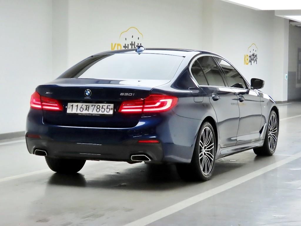 BMW 5시리즈 5시리즈 (G30) 530i M 스포츠 플러스 이미지 4
