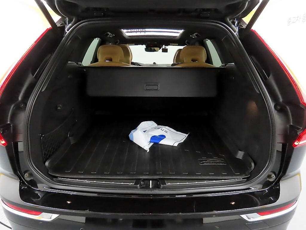 볼보 XC60 XC60(2세대) D5 AWD 인스크립션 이미지 18