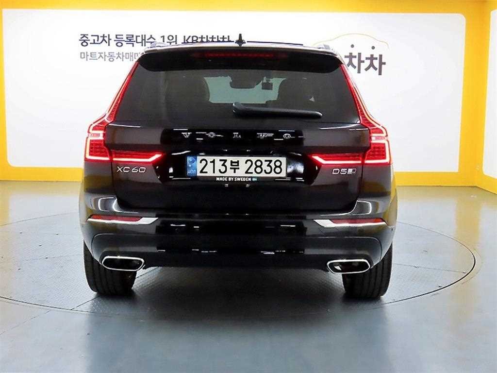 볼보 XC60 XC60(2세대) D5 AWD 인스크립션 이미지 3