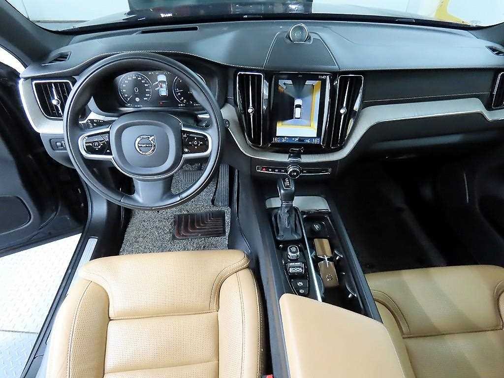 볼보 XC60 XC60(2세대) D5 AWD 인스크립션 이미지 7