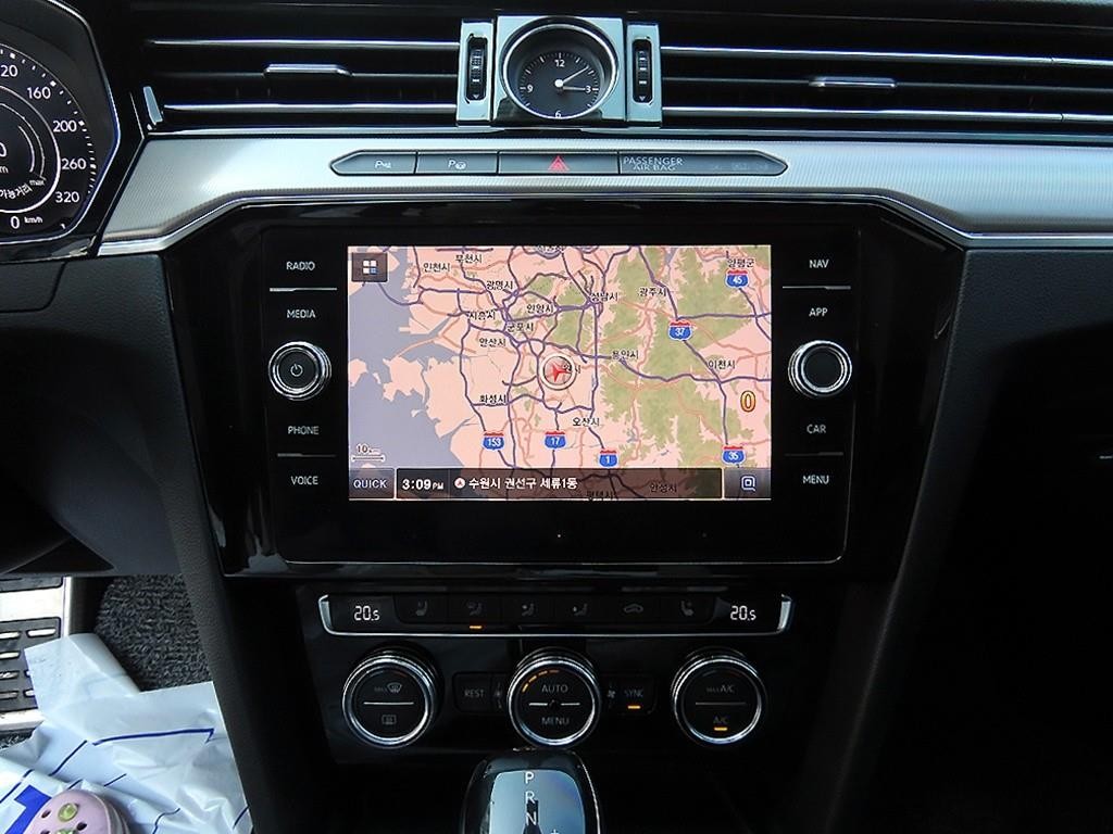 폭스바겐 아테온 2.0 TDI 엘레강스 프레스티지 이미지 13