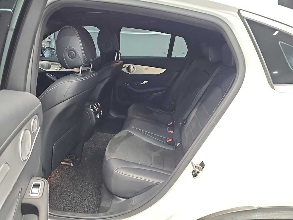 벤츠 GLC 클래스 GLC클래스 X253 GLC 300 4MATIC 쿠페 이미지 12