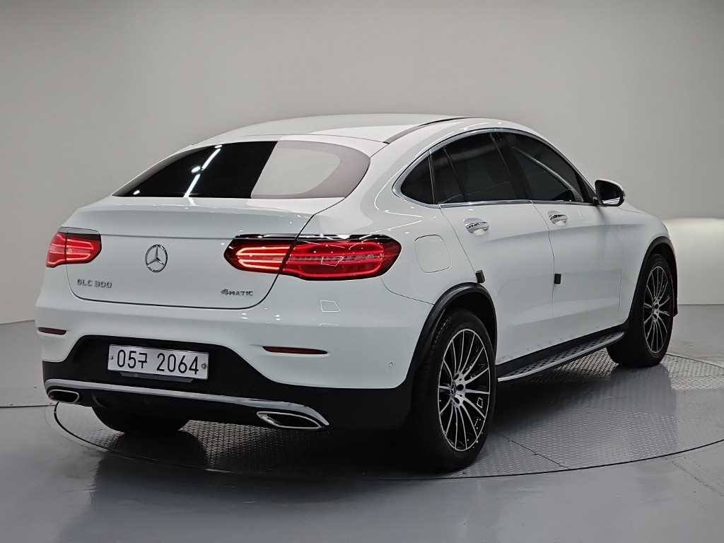 벤츠 GLC 클래스 GLC클래스 X253 GLC 300 4MATIC 쿠페 이미지 4