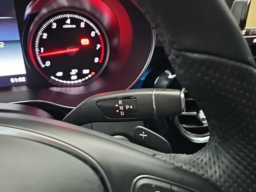 벤츠 GLC 클래스 GLC클래스 X253 GLC 300 4MATIC 쿠페 이미지 8