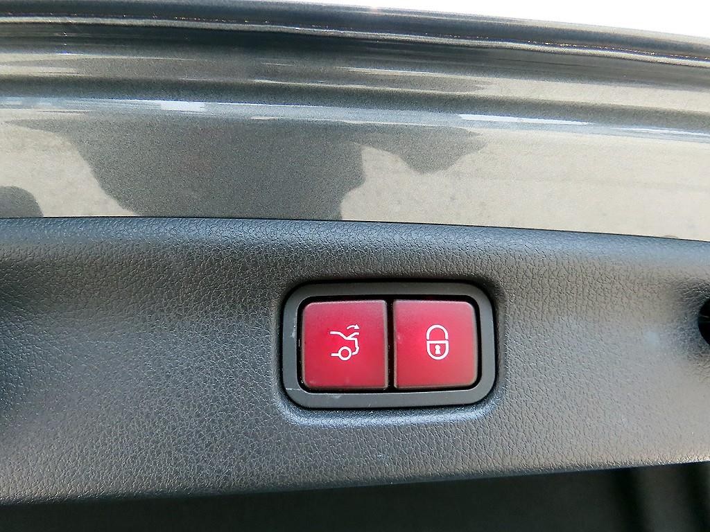 벤츠 C 클래스 C클래스 W206 C200 4MATIC 아방가르드 이미지 17