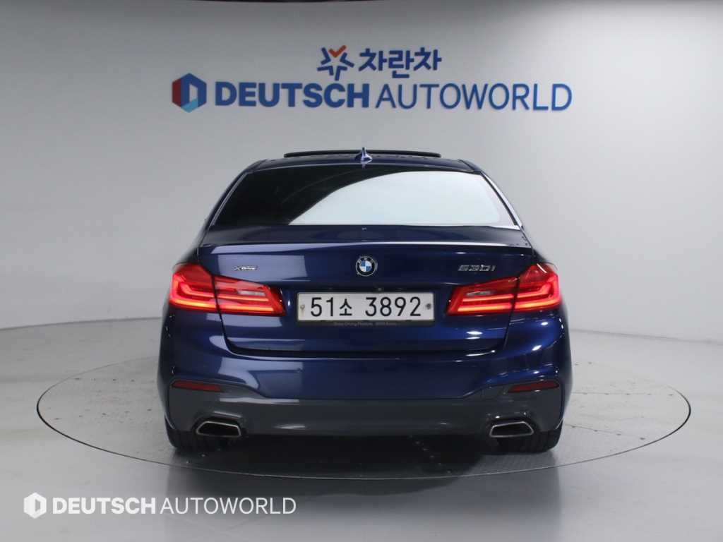 BMW 5시리즈 5시리즈 (G30) 530i xDrive M 스포츠 이미지 4