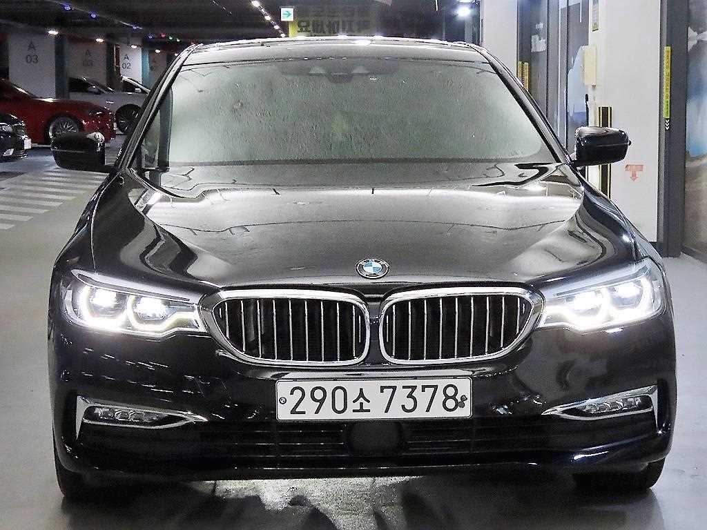 BMW 5시리즈 5시리즈 (G30) 520d 럭셔리 스페셜 에디션 이미지 2